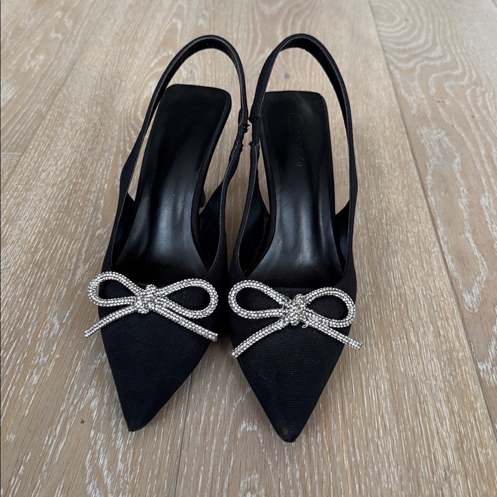Cuccoo Black Pointed Heels with Crystal Bow